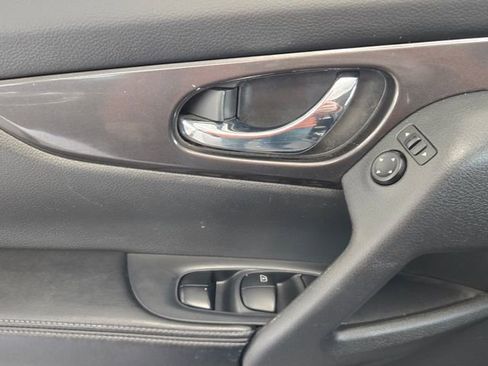 Used 2019 Nissan Rogue SV AWD/4WD image 22