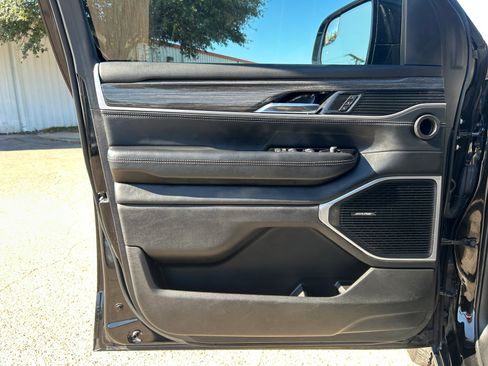 Used 2022 Jeep Wagoneer Series II image 29