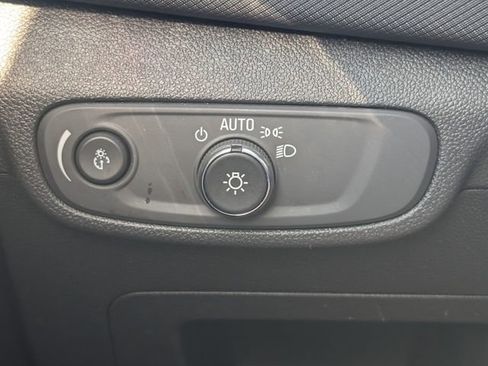 Used 2025 Chevrolet TrailBlazer LT AWD/4WD image 21