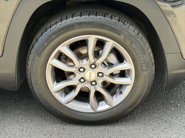 Used 2023 GMC Terrain SLT AWD/4WD image 8