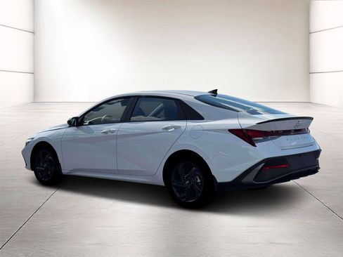 New 2026 Hyundai Elantra Sport image 4