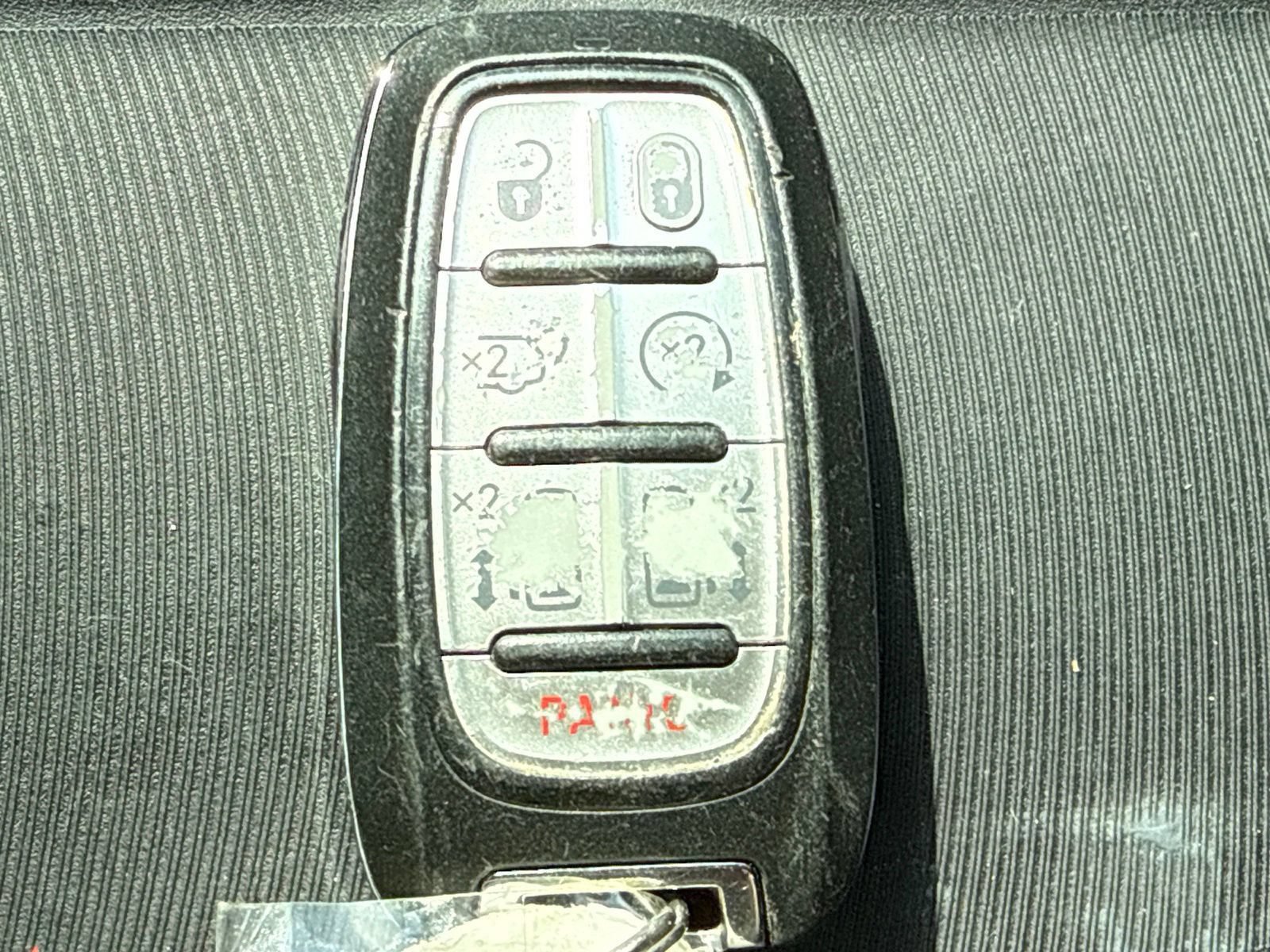 Used 2018 Chrysler Pacifica Touring Plus w/ Tire & Wheel Group FWD image 35