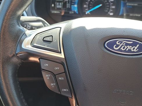 Used 2024 Ford Edge SEL image 25