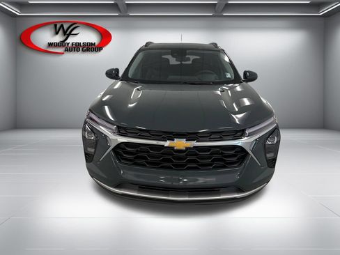 New 2026 Chevrolet Trax LT w/ LT Convenience Package FWD image 2