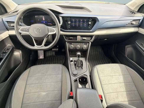 Certified 2022 Volkswagen Taos SE image 25