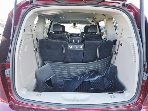 Used 2020 Chrysler Pacifica Touring-L image 14