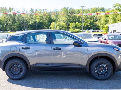 Used 2025 Nissan Kicks S image 4