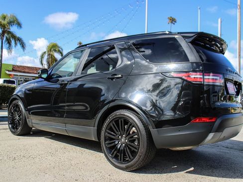 Used 2018 Land Rover Discovery HSE Luxury AWD/4WD image 3