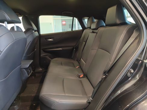 Used 2024 Toyota Venza XLE image 11