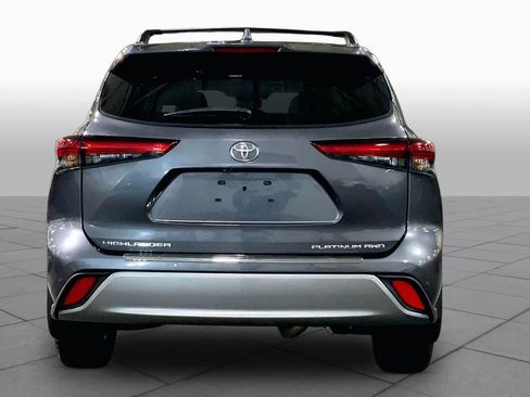 Used 2023 Toyota Highlander Platinum AWD/4WD image 5