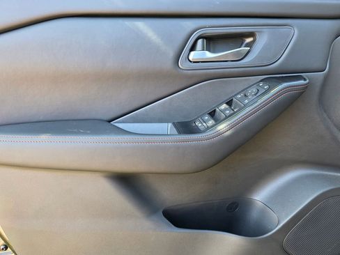 New 2026 Nissan Rogue SV AWD/4WD image 17