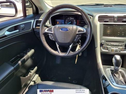 Used 2016 Ford Fusion SE w/ Equipment Group 202A FWD image 9