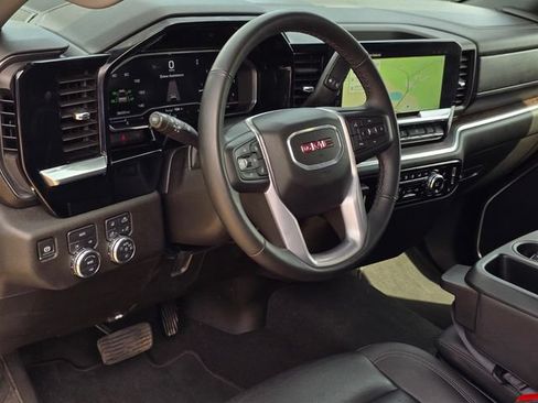 Used 2025 GMC Sierra 1500 SLT AWD/4WD image 37