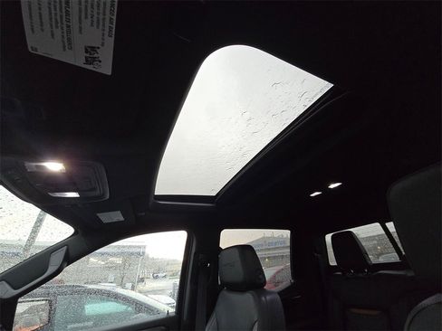 Used 2023 GMC Sierra 1500 AT4 w/ Technology Package image 18