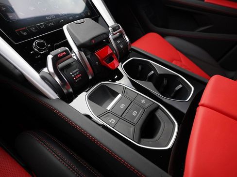 Used 2022 Lamborghini Urus AWD/4WD image 14