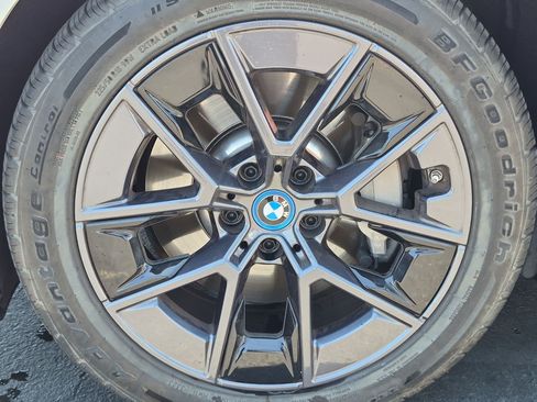 Used 2023 BMW i4 eDrive40 w/ Premium Package RWD image 13