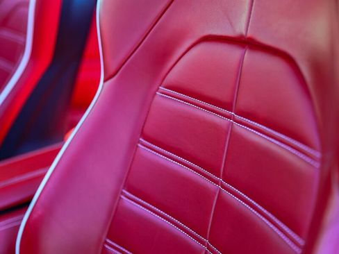 Used 2015 Ferrari California T RWD image 38