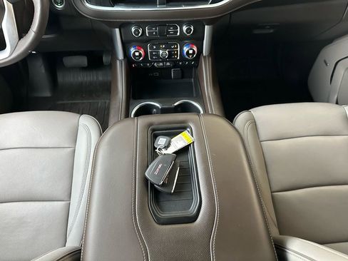 Used 2022 GMC Yukon SLT w/ SLT Luxury Package image 20