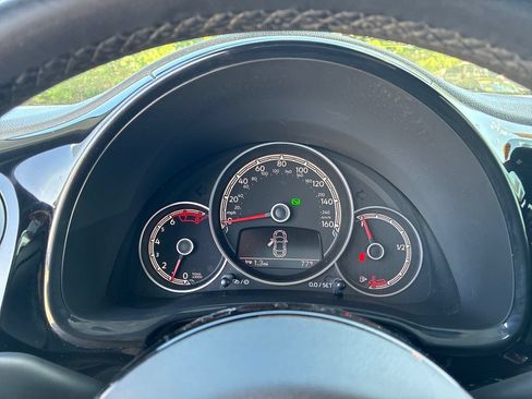 Used 2019 Volkswagen Beetle 2.0T S FWD image 12