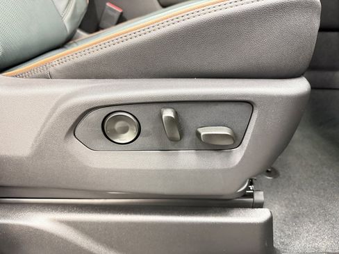 New 2026 GMC Yukon AT4 w/ LPO, Floor Liner Package image 16