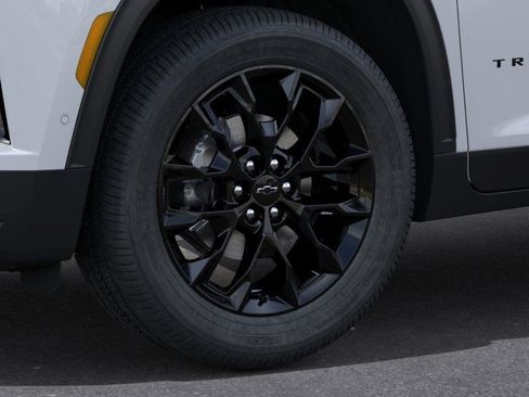 New 2026 Chevrolet Traverse LT w/ Enhanced Driving Package FWD image 9