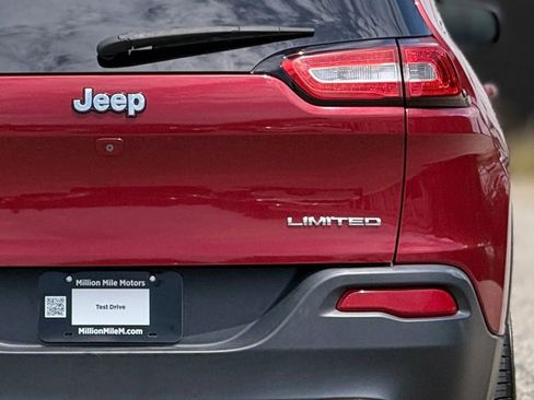 Used 2016 Jeep Cherokee Limited FWD image 14