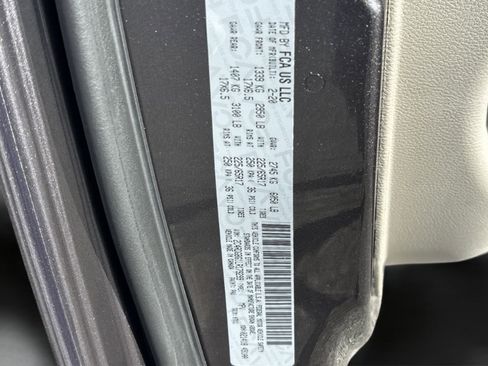 Used 2020 Dodge Grand Caravan SE w/ UConnect Hands-Free Group image 33