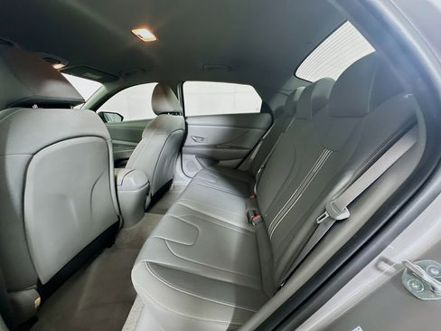 Used 2023 Hyundai Elantra SEL image 26