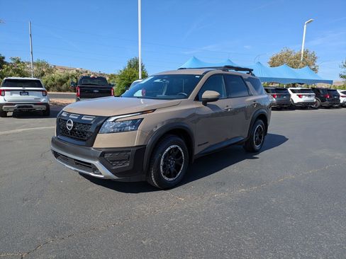 Used 2023 Nissan Pathfinder Rock Creek AWD/4WD image 8