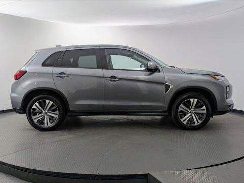 Used 2025 Mitsubishi Outlander Sport SE AWD/4WD image 9
