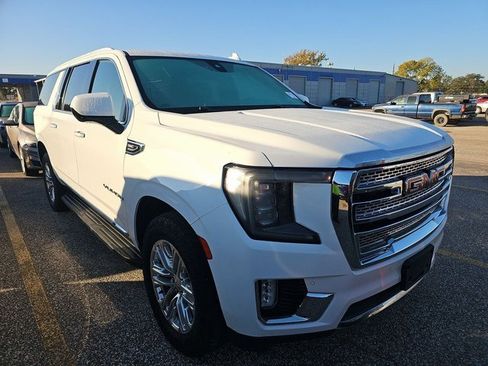 Used 2021 GMC Yukon XL SLT image 3