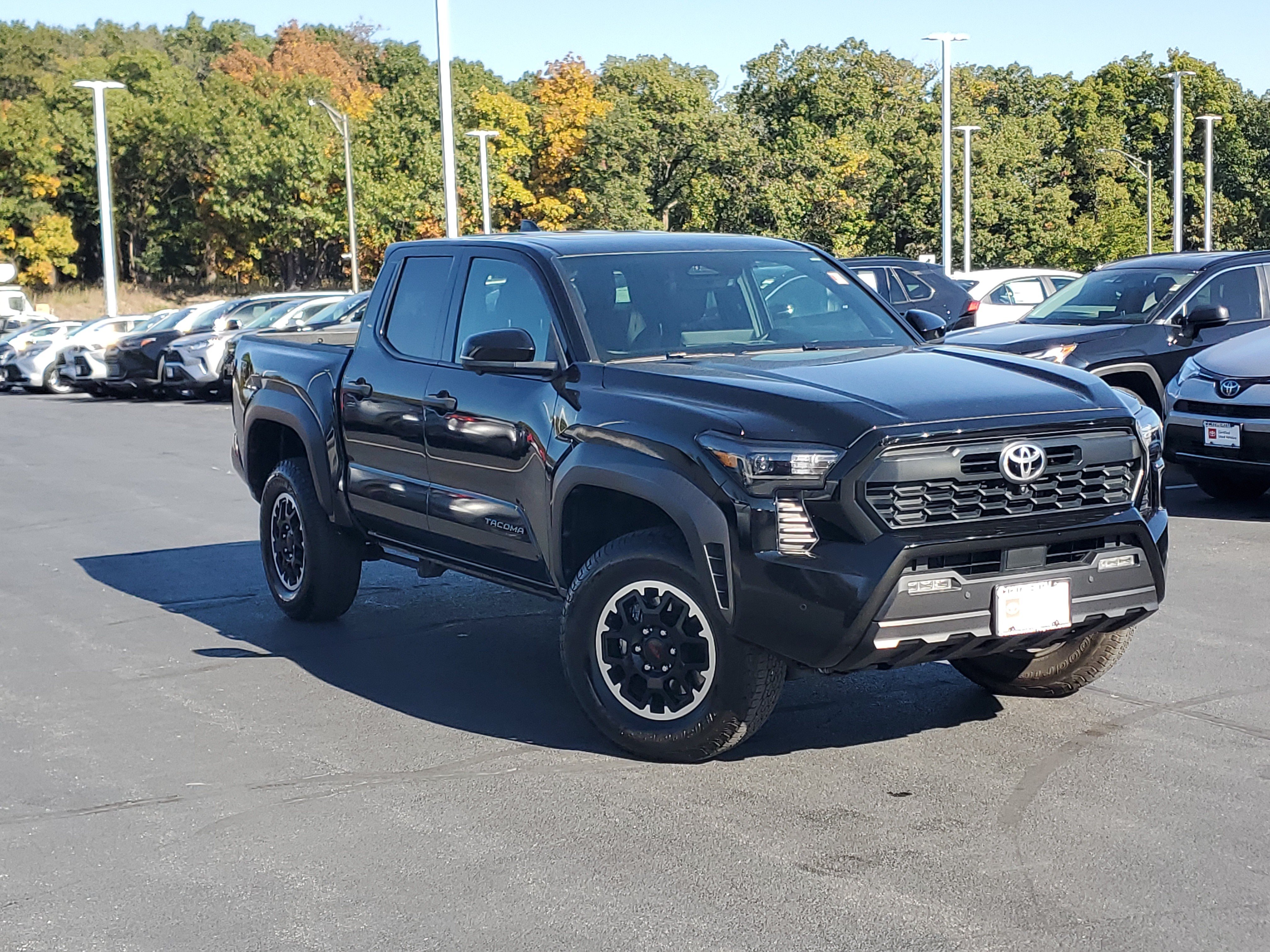 Certified 2025 Toyota Tacoma TRD Off-Road w/ TRD Off Road Premium Package AWD/4WD image 2