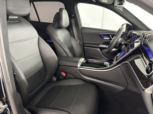 Used 2026 Mercedes-Benz GLC 300 image 31