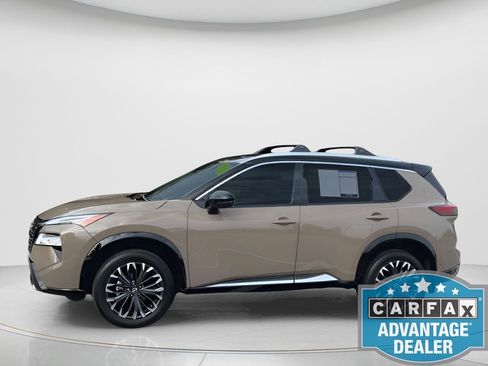 Used 2024 Nissan Rogue Platinum image 8