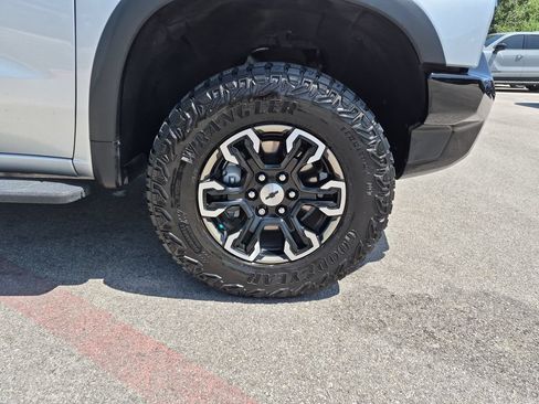 Used 2022 Chevrolet Silverado 1500 ZR2 w/ Technology Package AWD/4WD image 18