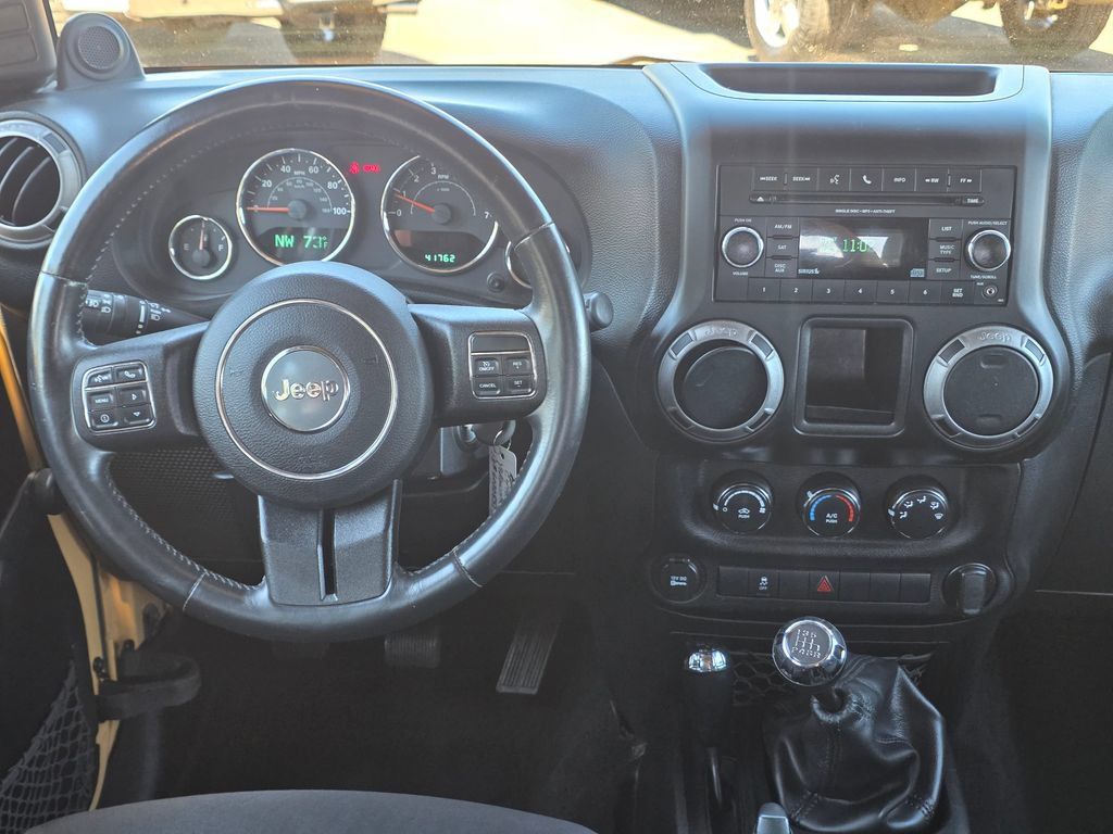 Used 2013 Jeep Wrangler Unlimited Sport w/ Connectivity Group AWD/4WD image 10