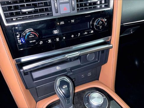 Used 2024 INFINITI QX80 Sensory AWD/4WD image 33