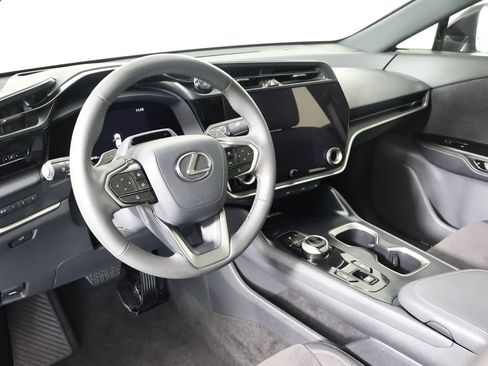 Used 2024 Lexus RZ 450e Premium image 6