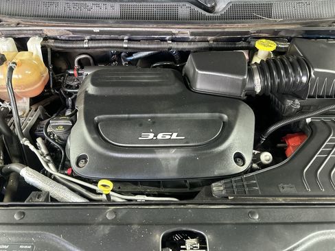 Used 2017 Chrysler Pacifica LX FWD image 10