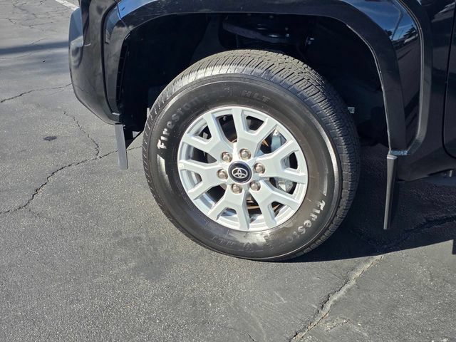 Used 2024 Toyota Tacoma SR5 AWD/4WD image 5