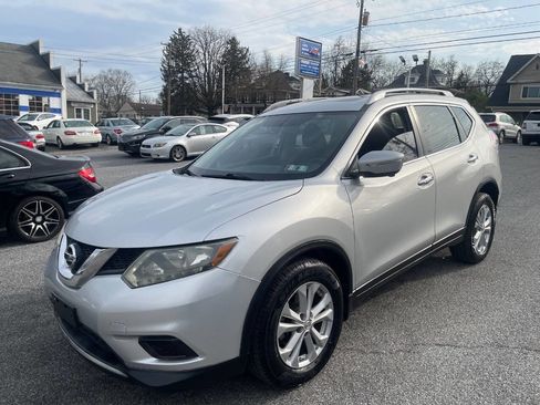 Used 2014 Nissan Rogue SV w/ SV Premium Package image 2