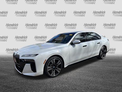 Used 2025 BMW 760i xDrive w/ Executive Package AWD/4WD image 5