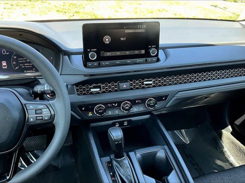 Used 2025 Honda Accord SE image 7