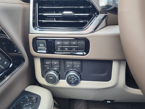 New 2026 GMC Yukon XL Denali w/ Sun & Power Step Package AWD/4WD image 19