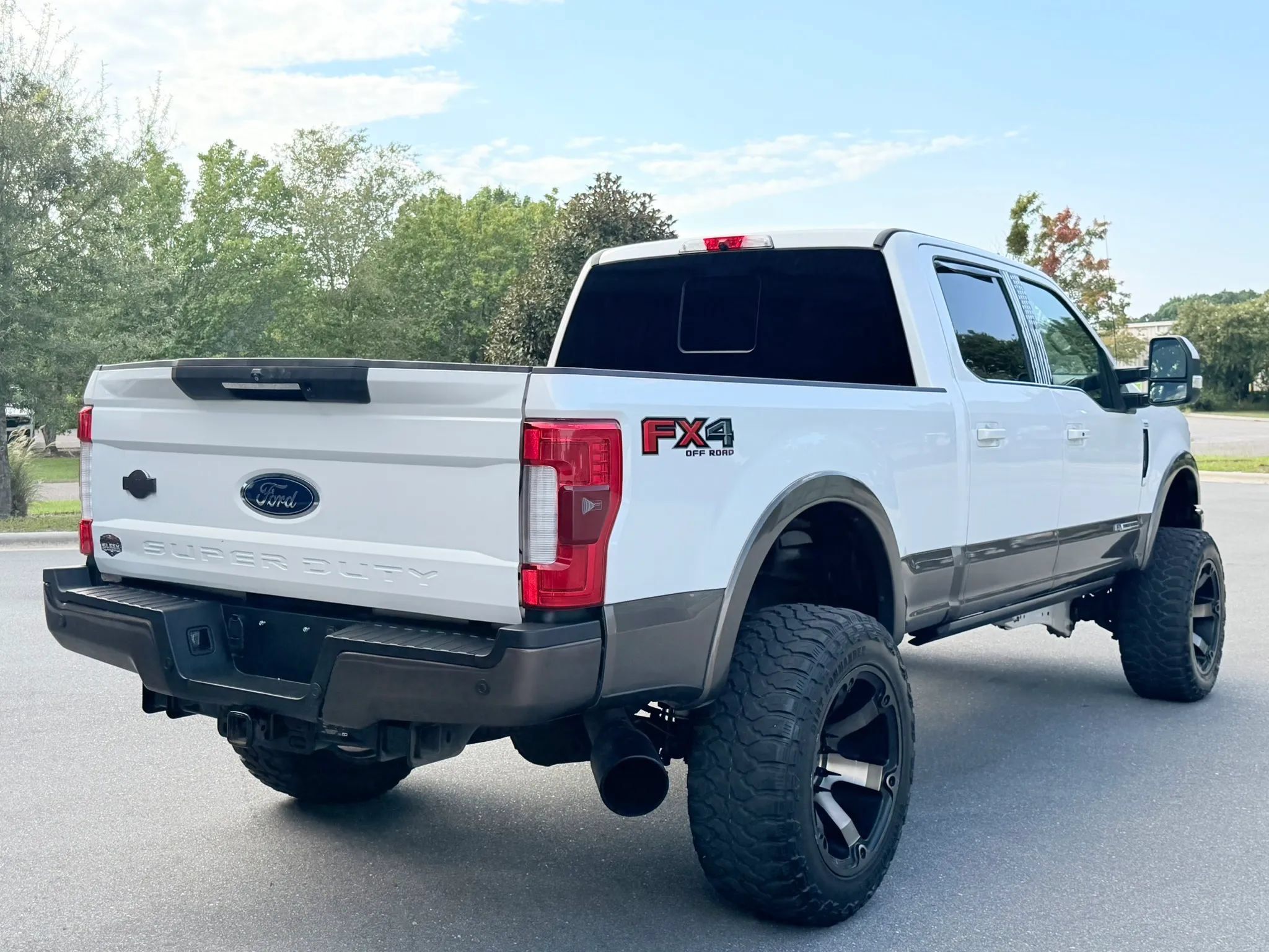 Used 2017 Ford F250 King Ranch w/ King Ranch Ultimate Package AWD/4WD image 3