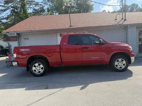 Used 2011 Toyota Tundra 4x4 Double Cab w/ TRD Off-Road Pkg image 4