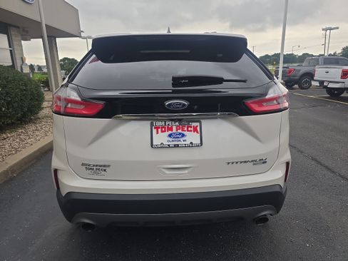 Certified 2019 Ford Edge Titanium w/ Cold Weather Package AWD/4WD image 7
