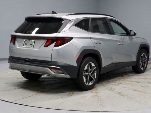 Certified 2025 Hyundai Tucson SEL FWD image 11