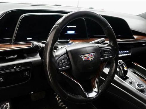 Used 2022 Cadillac Escalade ESV Premium Luxury AWD/4WD image 13