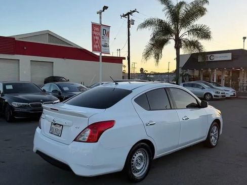 Used 2019 Nissan Versa SV image 5